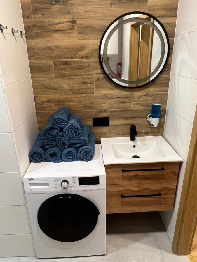 Wood Apartment Katowice Bagian luar foto