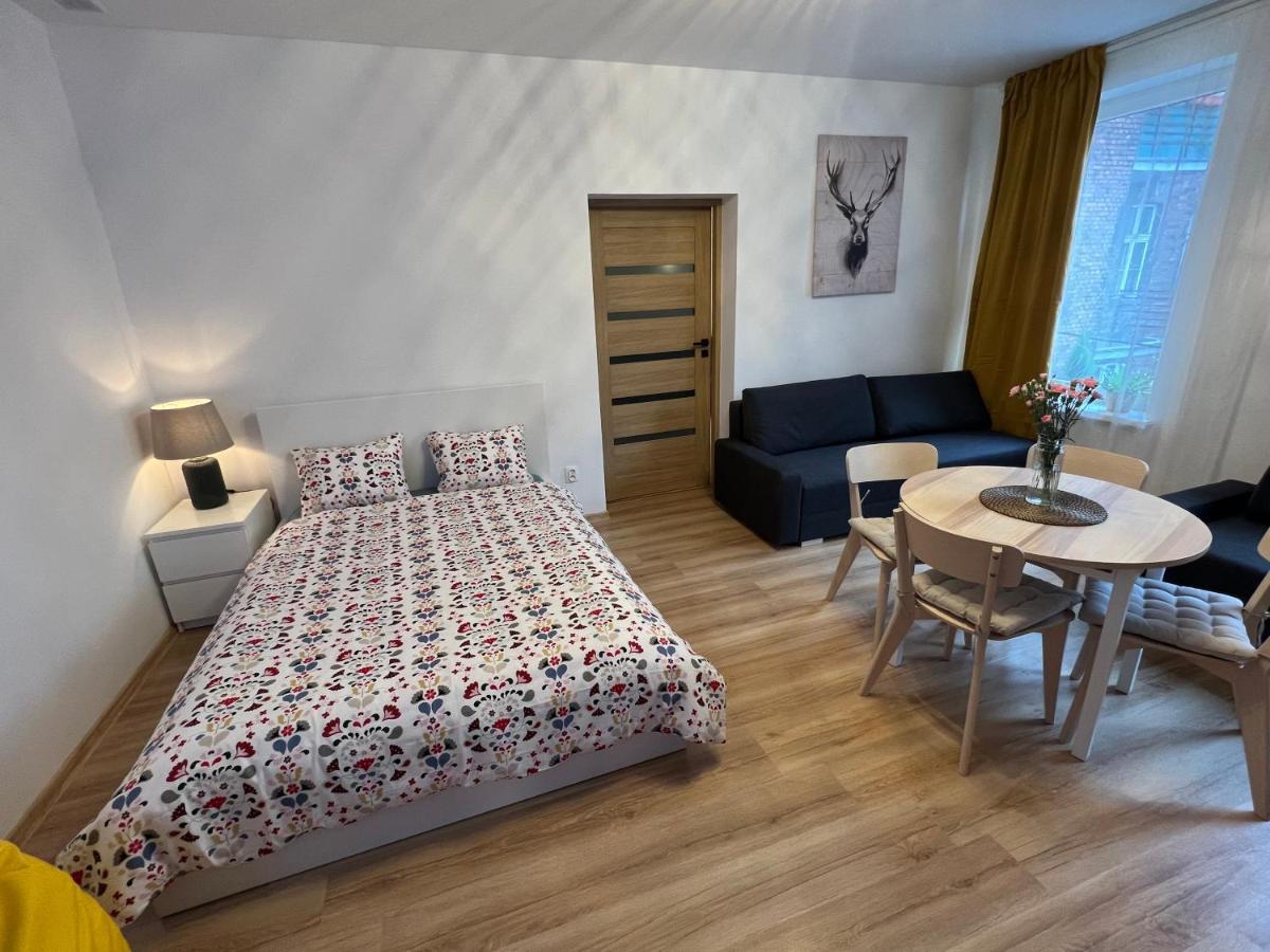 Wood Apartment Katowice Bagian luar foto