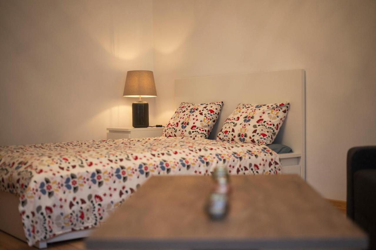 Wood Apartment Katowice Bagian luar foto